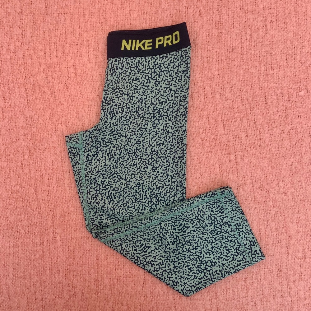 Nike Pro Capris Leggings